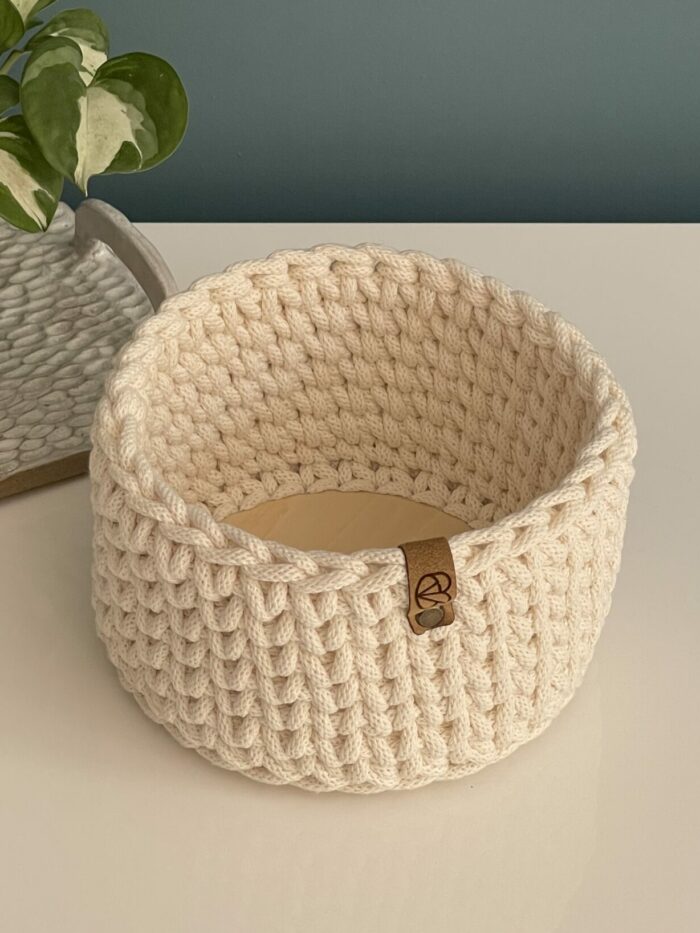 Medium Crochet Basket (Natural)